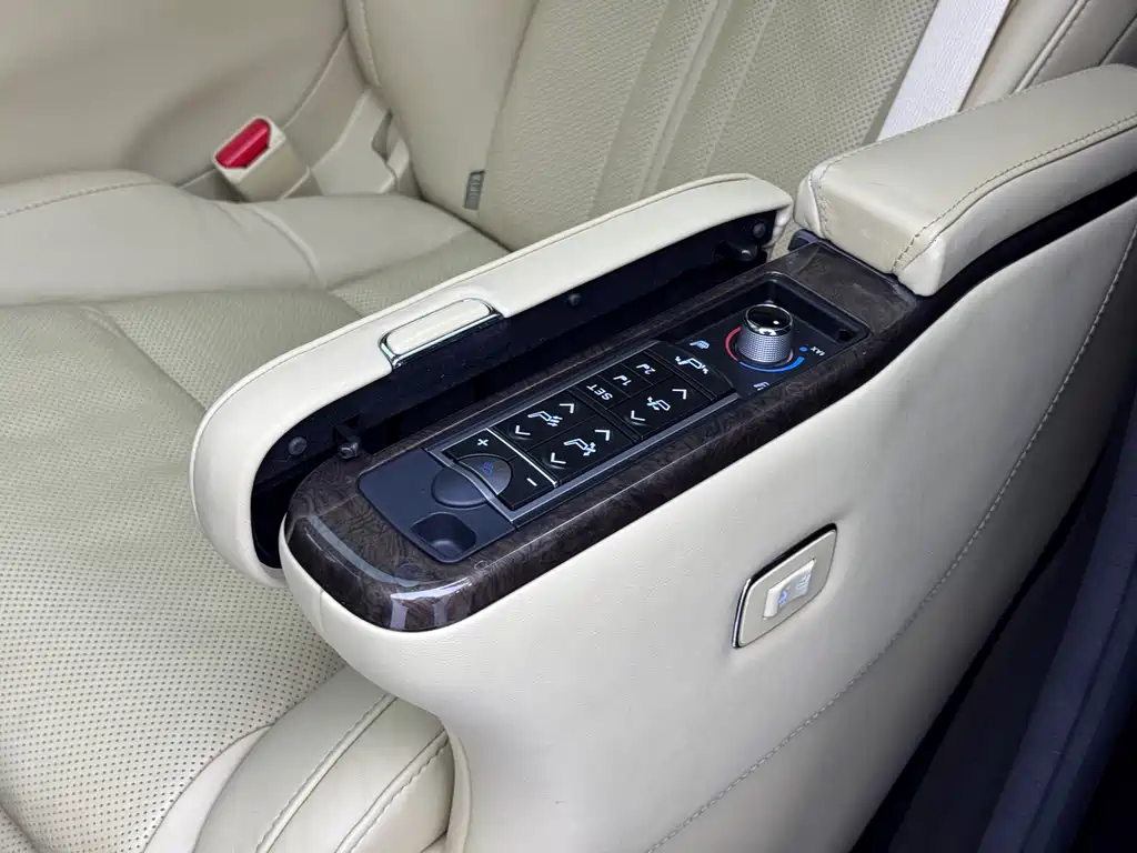 Toyota Vellfire 2020 — фото 10