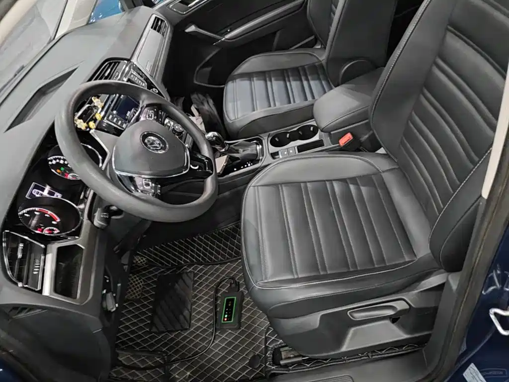Volkswagen Touran 2017 — фото 15