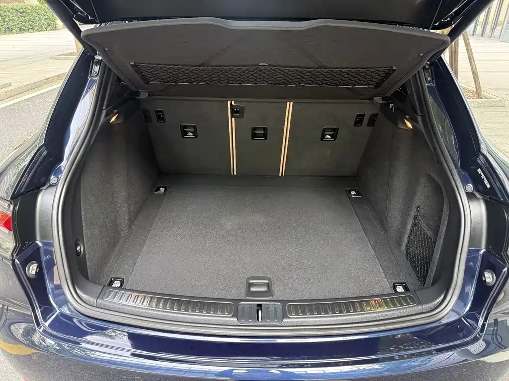 Porsche Macan 2019 — фото 18