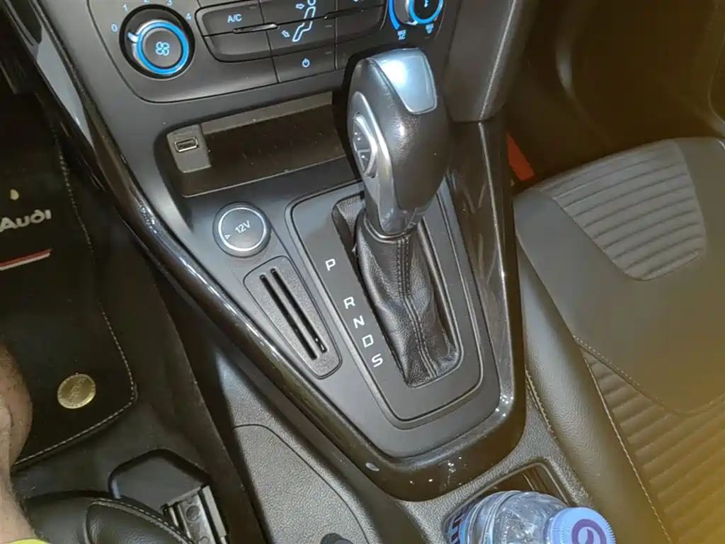 Ford Focus 2018 — фото 14