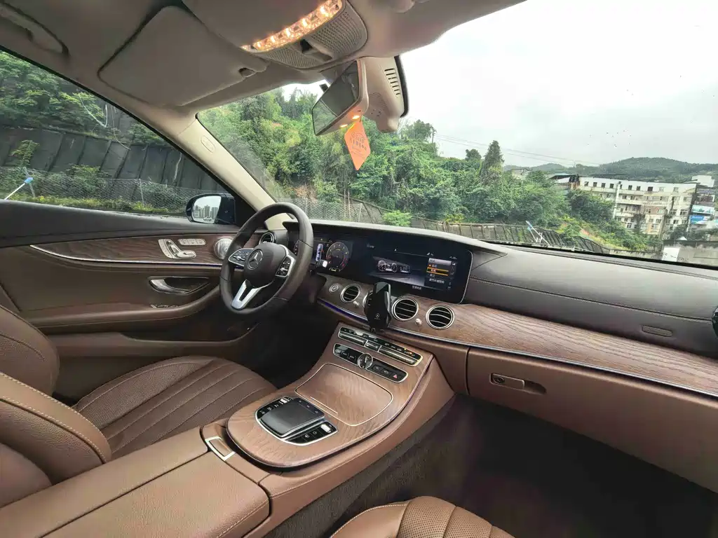 Mercedes-Benz E-Class 2020 — фото 14