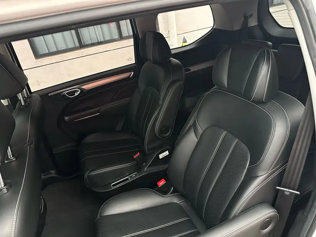 GAC Trumpchi M6 2022 — фото 19