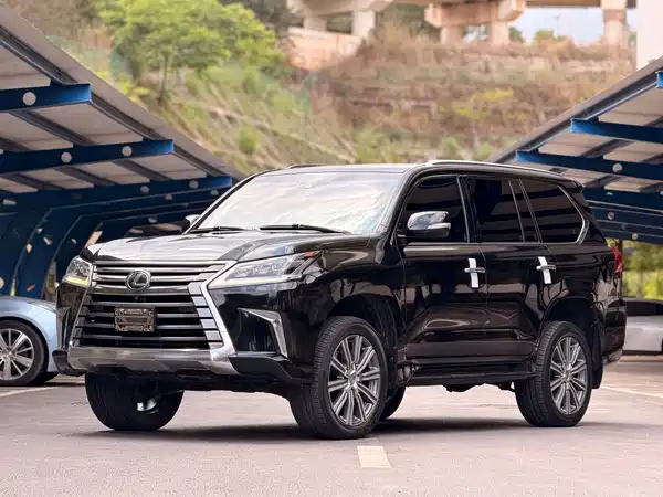 Lexus LX 2017