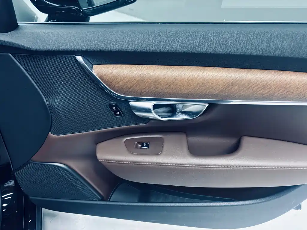 Volvo S90 2025 — фото 16