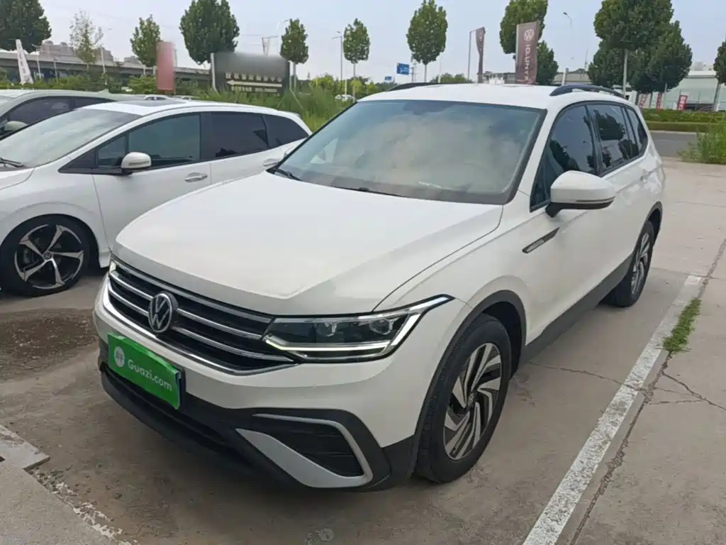 Volkswagen Tiguan L 2022 — фото 2