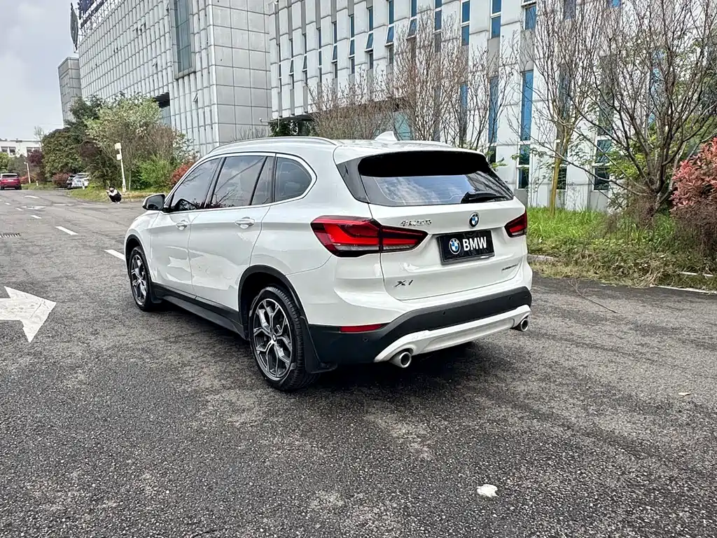 BMW X1 2020 — фото 8