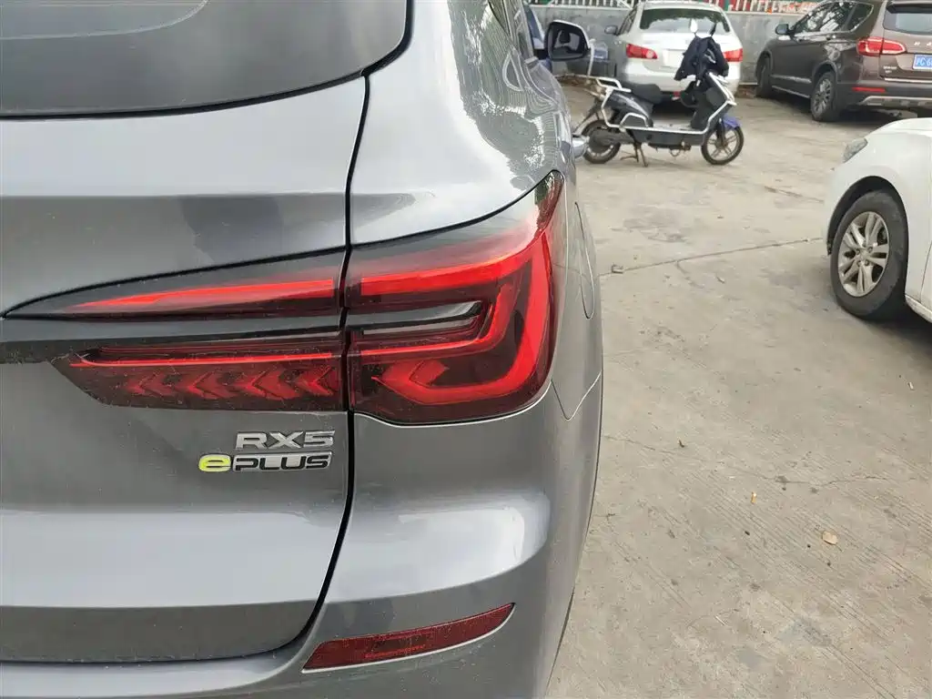 Roewe RX5 New Energy 2021 — фото 8