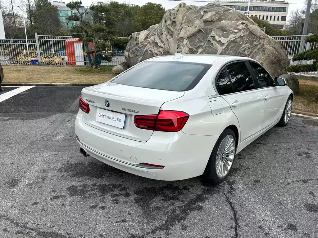 BMW 3 Series 2018 — фото 3
