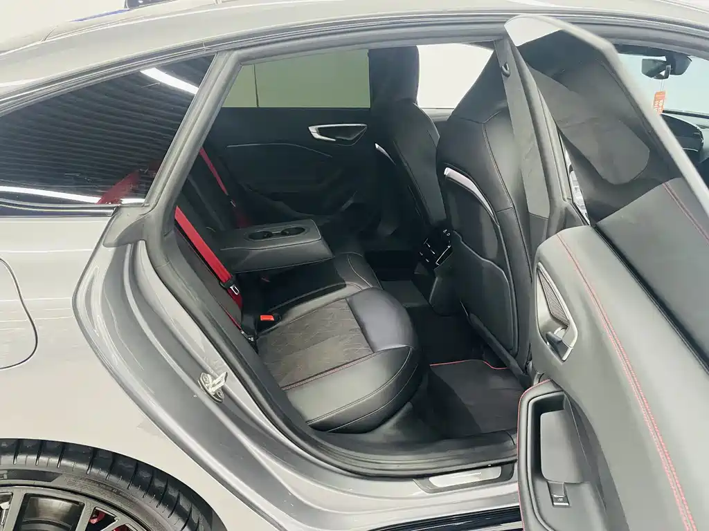 Audi A5L Sportback 2025 — фото 12