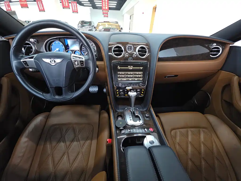 Bentley Continental 2013 — фото 18