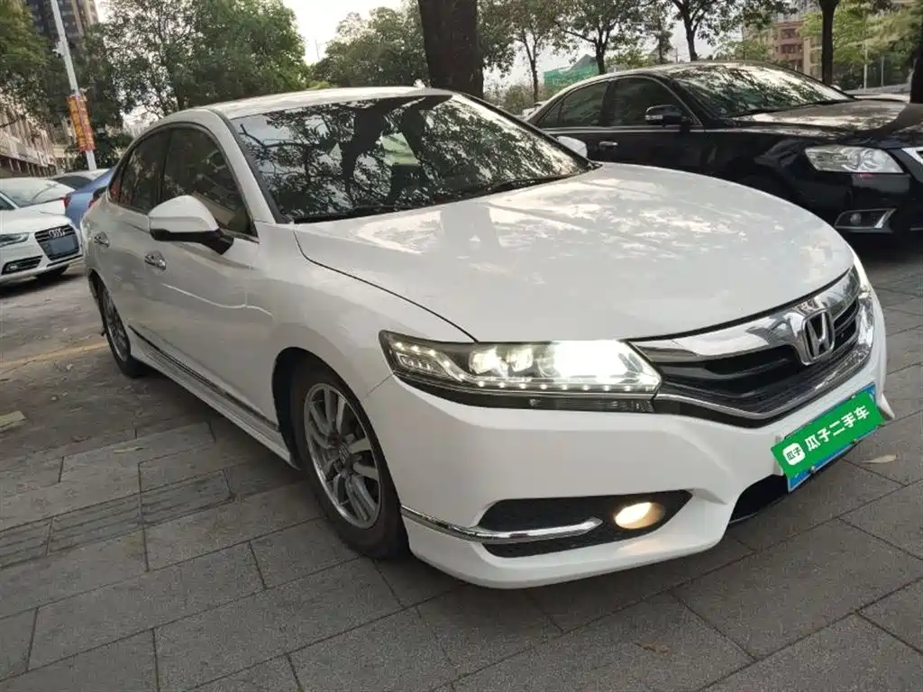 Honda Spirior 2015 — фото 21