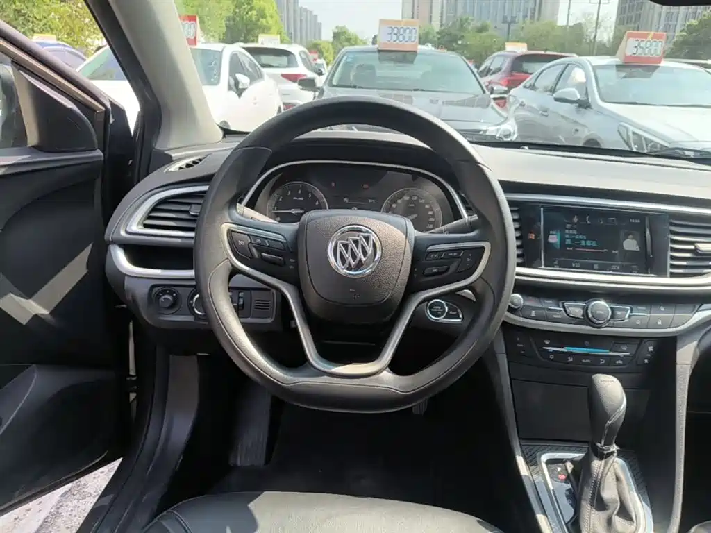 Buick Excelle 2015 — фото 11