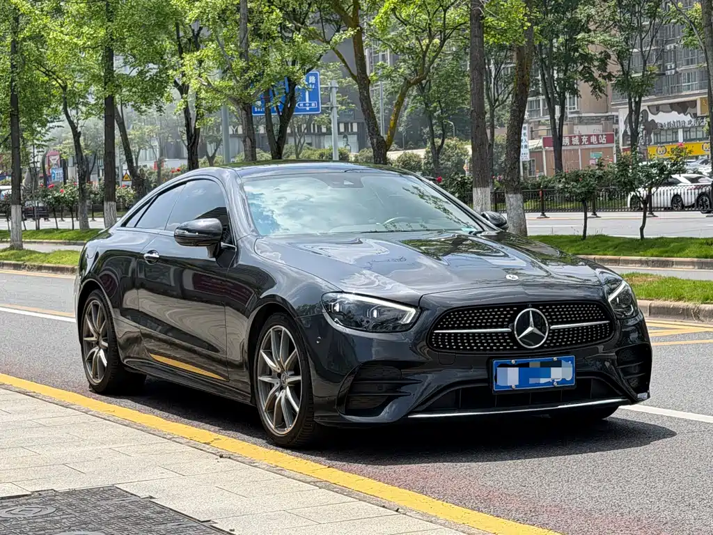 Mercedes-Benz E-Class 2022