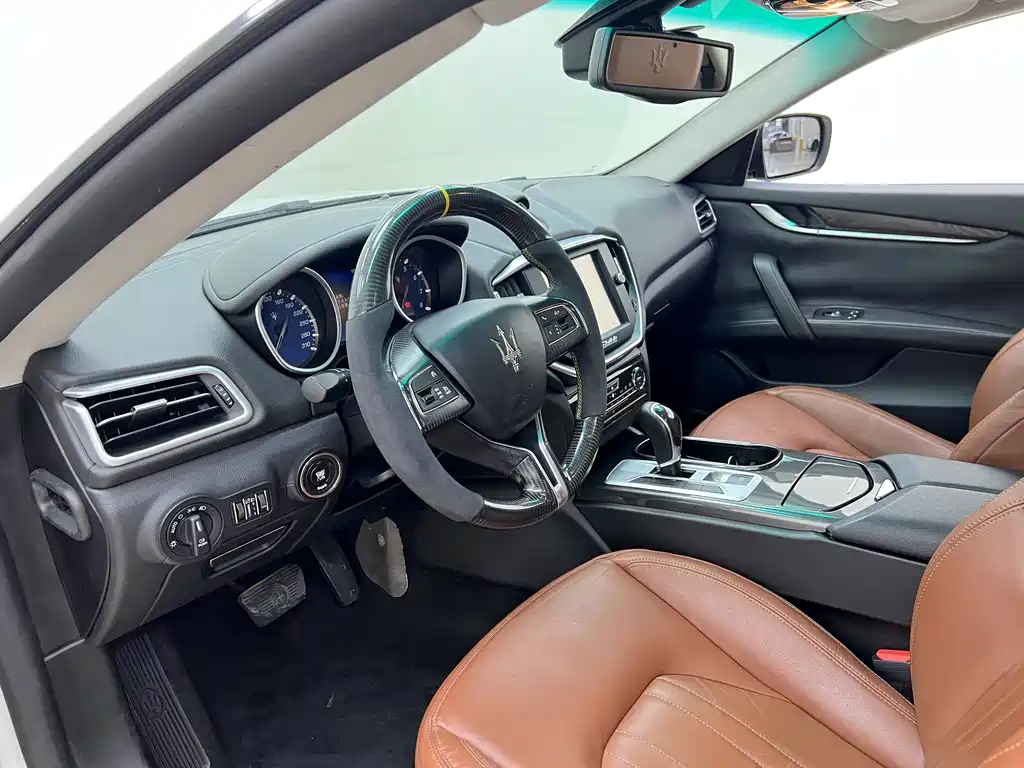 Maserati Ghibli 2015 — фото 10