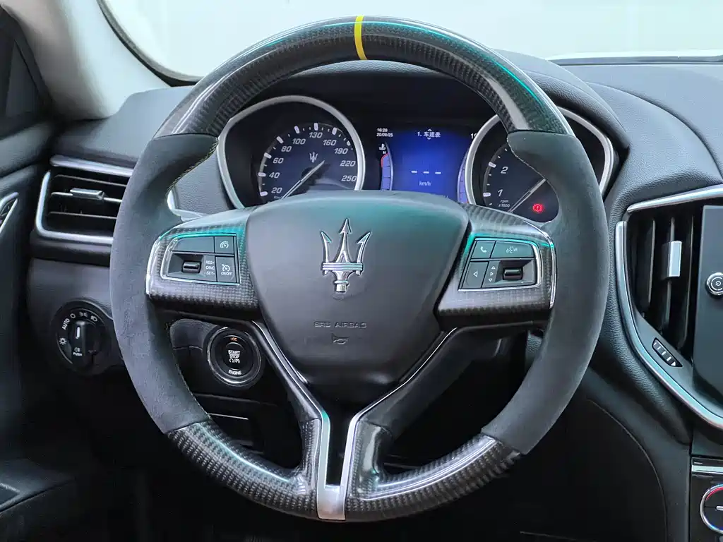 Maserati Ghibli 2015 — фото 15