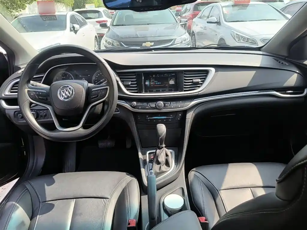 Buick Excelle 2015 — фото 10
