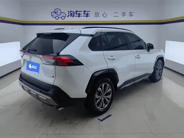 Toyota RAV4 2025