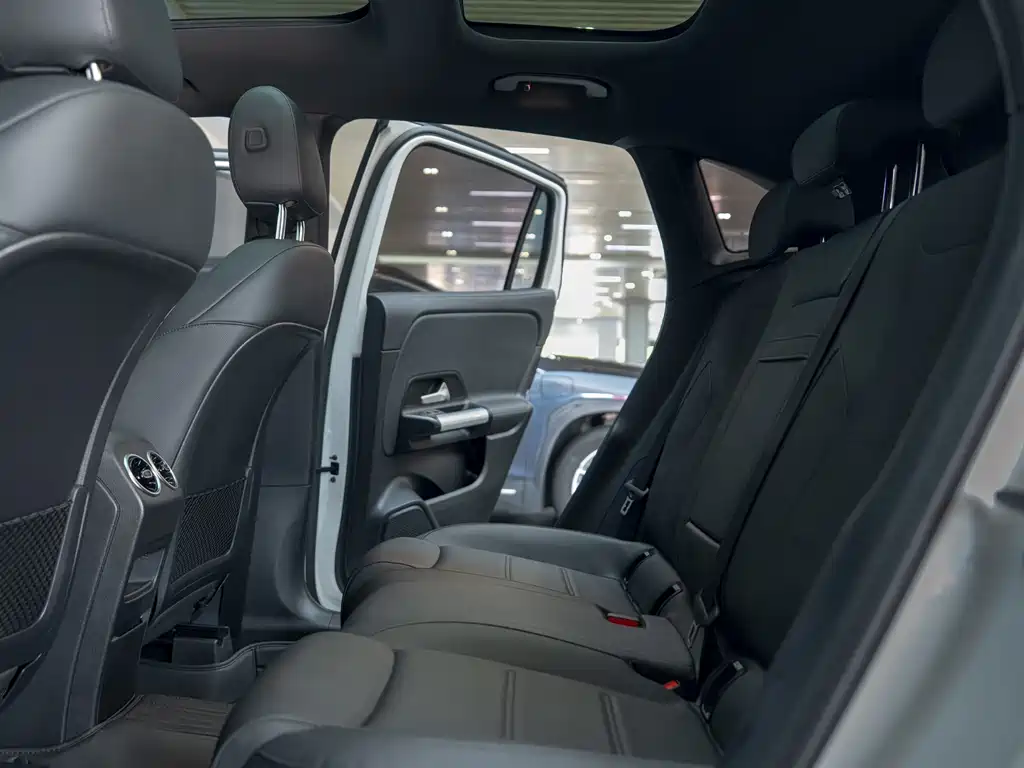 Mercedes-Benz GLA 2025 — фото 12