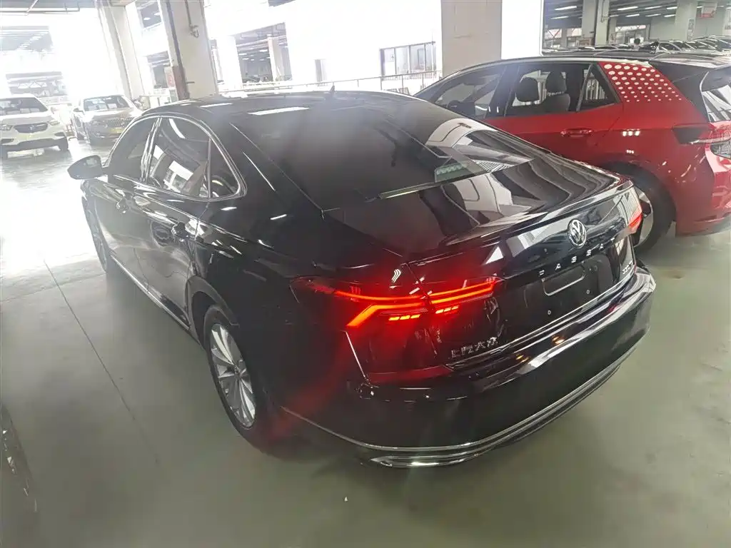 Volkswagen Passat 2019 — фото 23