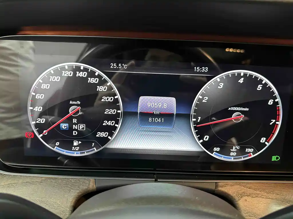 Mercedes-Benz E-Class 2018 — фото 11