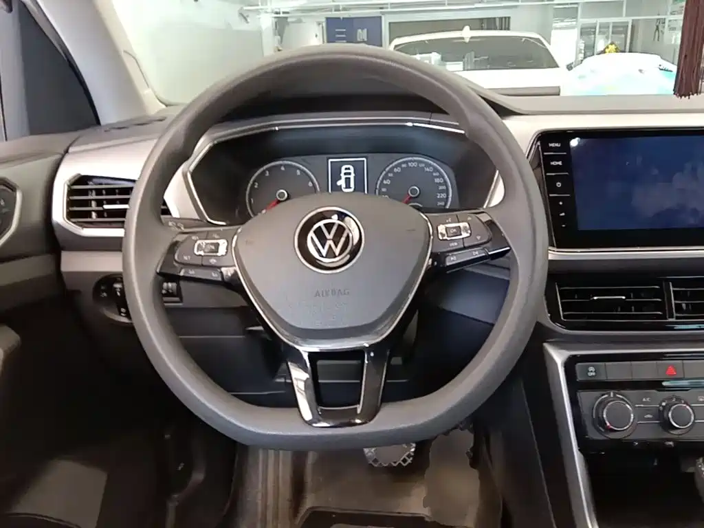 Volkswagen T-Cross 2021 — фото 11
