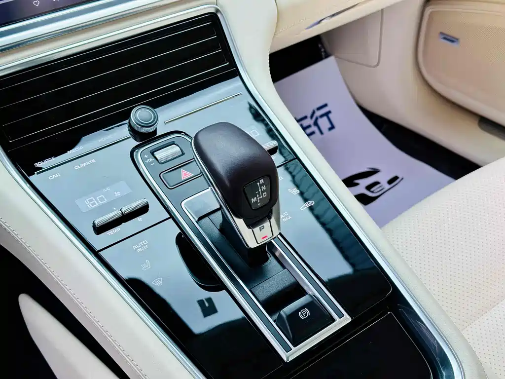 Porsche Panamera 2021 — фото 11