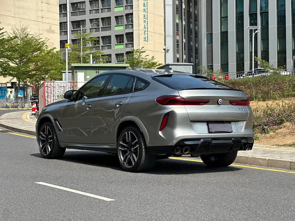 BMW X6 M 2022 — фото 16