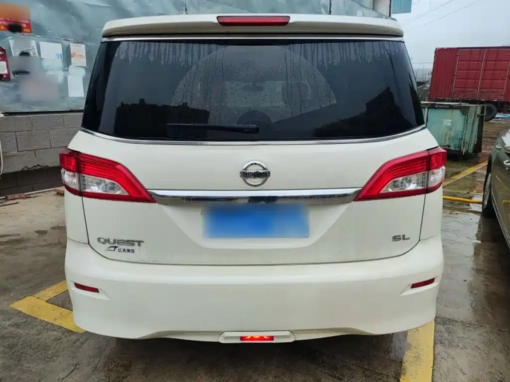 Nissan Quest 2017 — фото 4
