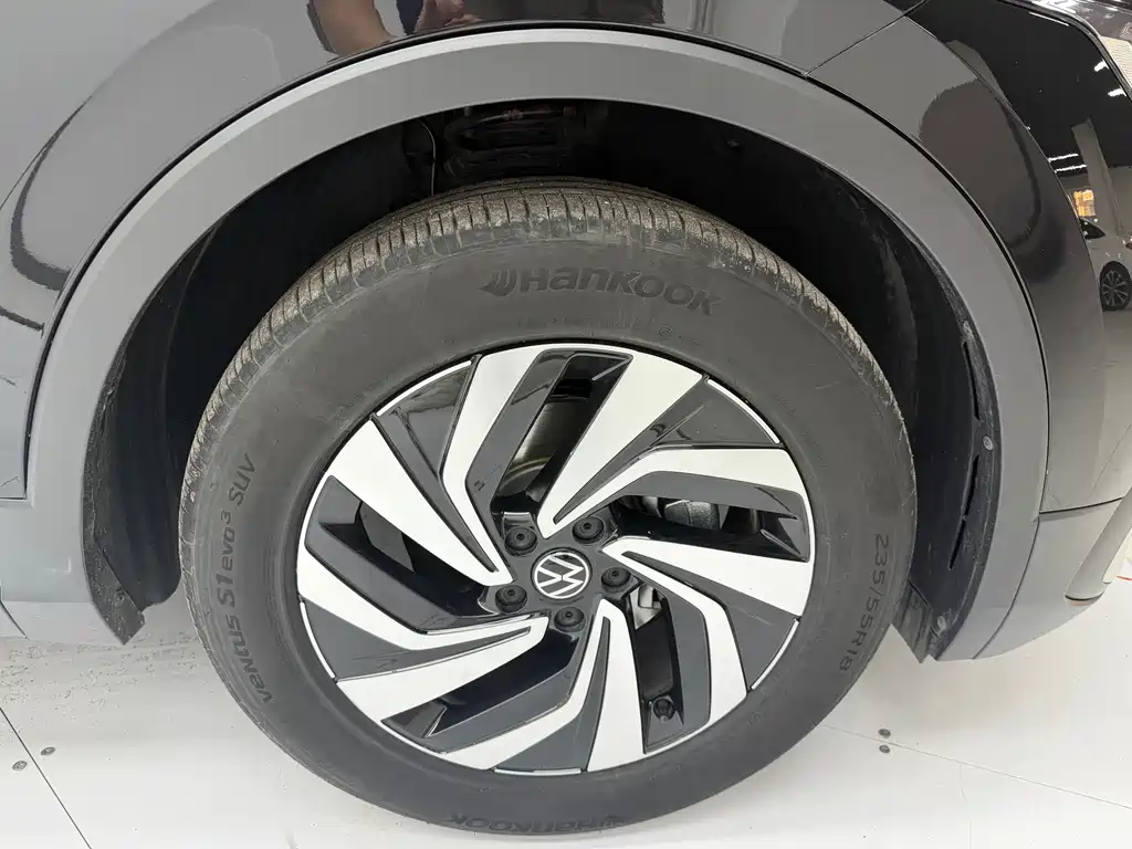 Volkswagen Tiguan L 2023 — фото 10