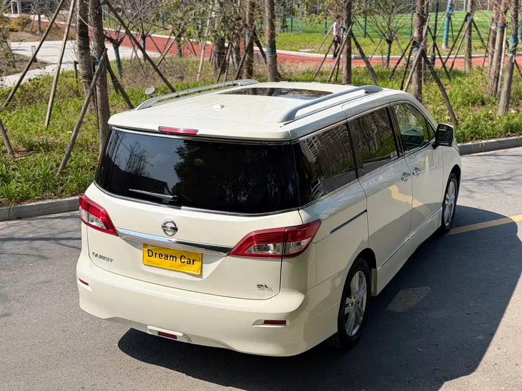 Nissan Quest 2018 — фото 22