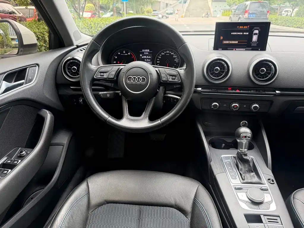 Audi A3 2018 — фото 12