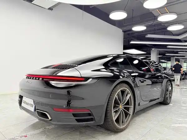 Porsche 911 2023