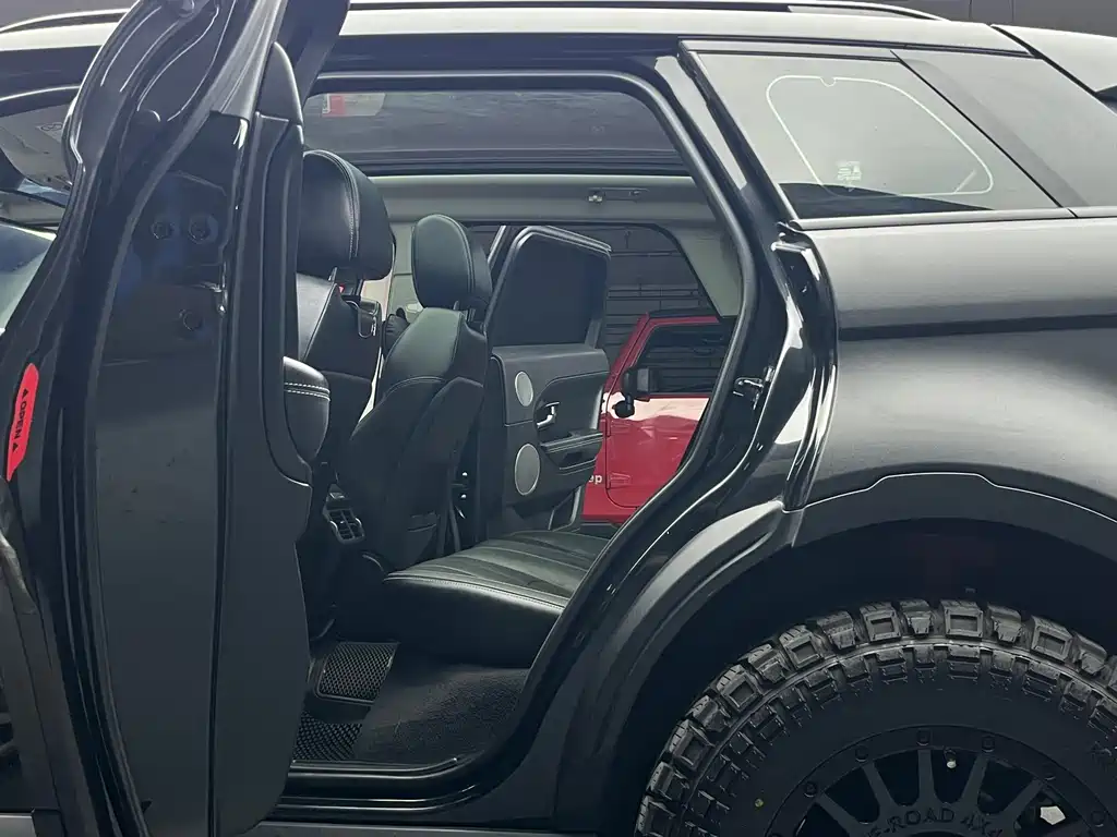 Land Rover Range Rover Evoque 2015 — фото 17