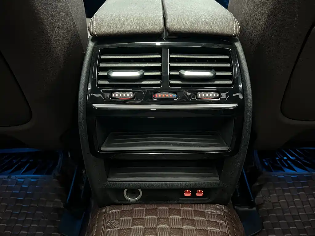 BMW 5 Series New Energy 2021 — фото 11