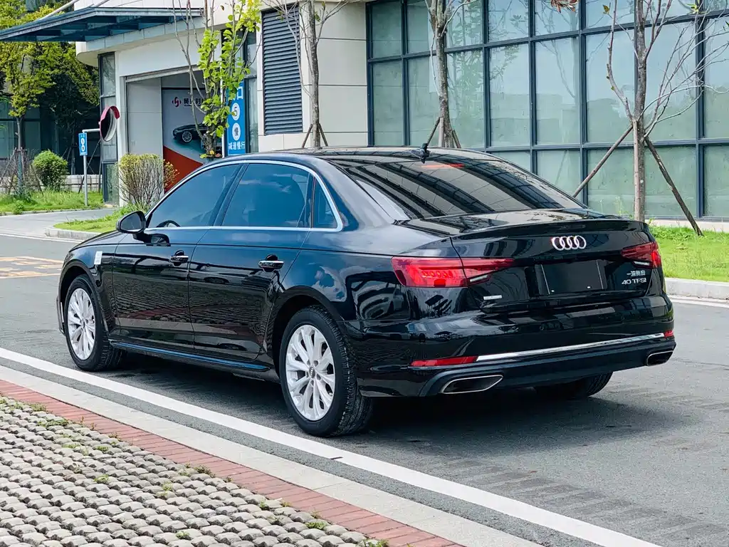 Audi A4L 2019 — фото 5