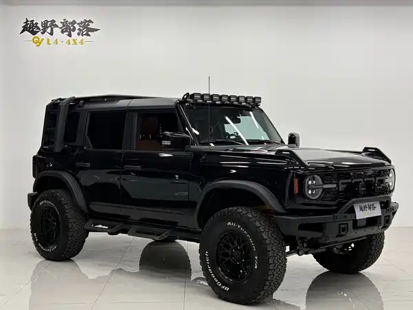 Ford Bronco 2024