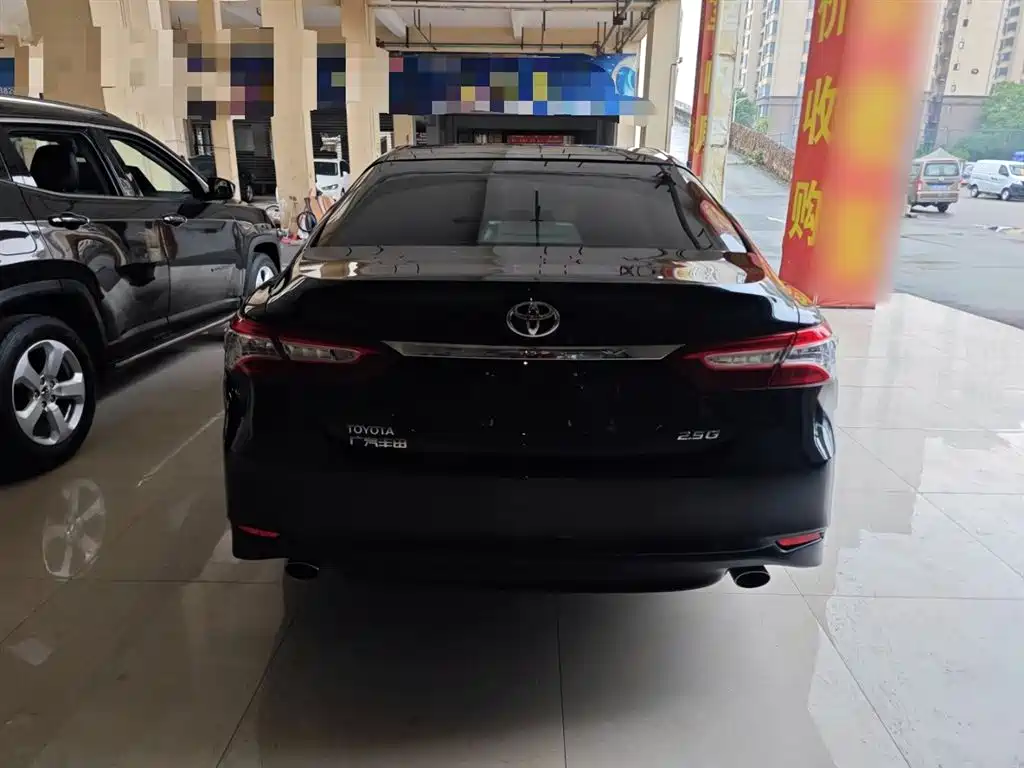 Toyota Camry 2018 — фото 6