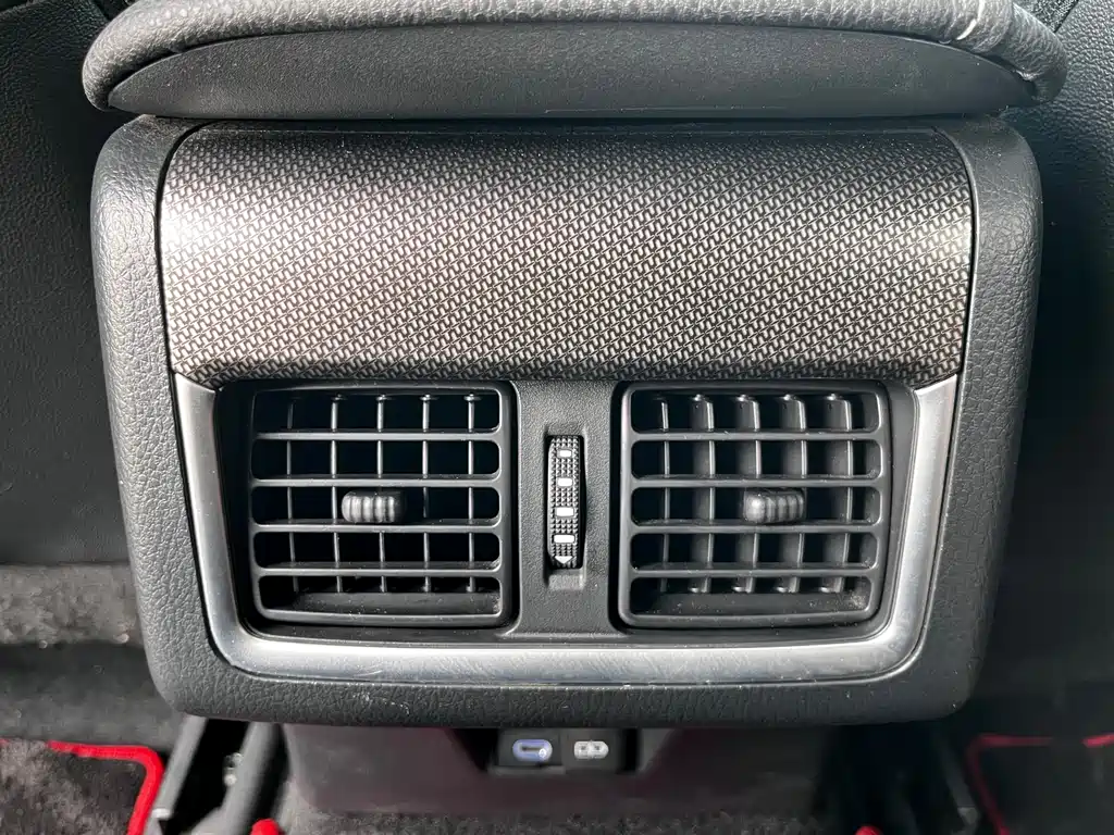 Toyota Camry 2023 — фото 15