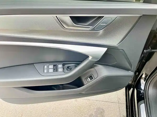 Audi A6L 2023