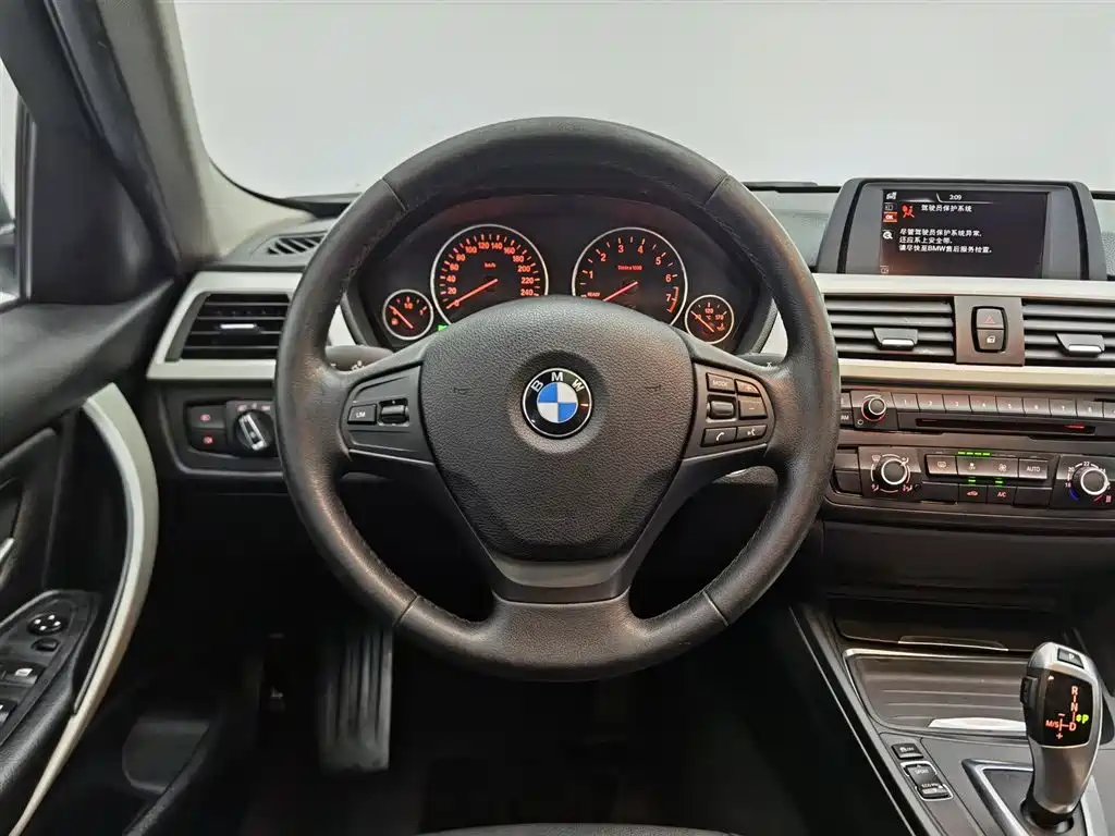 BMW 3 Series 2015 — фото 11