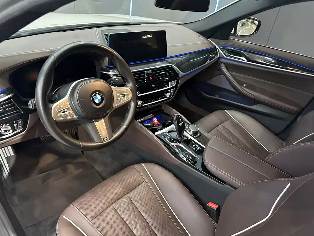BMW 5 Series 2023 — фото 11