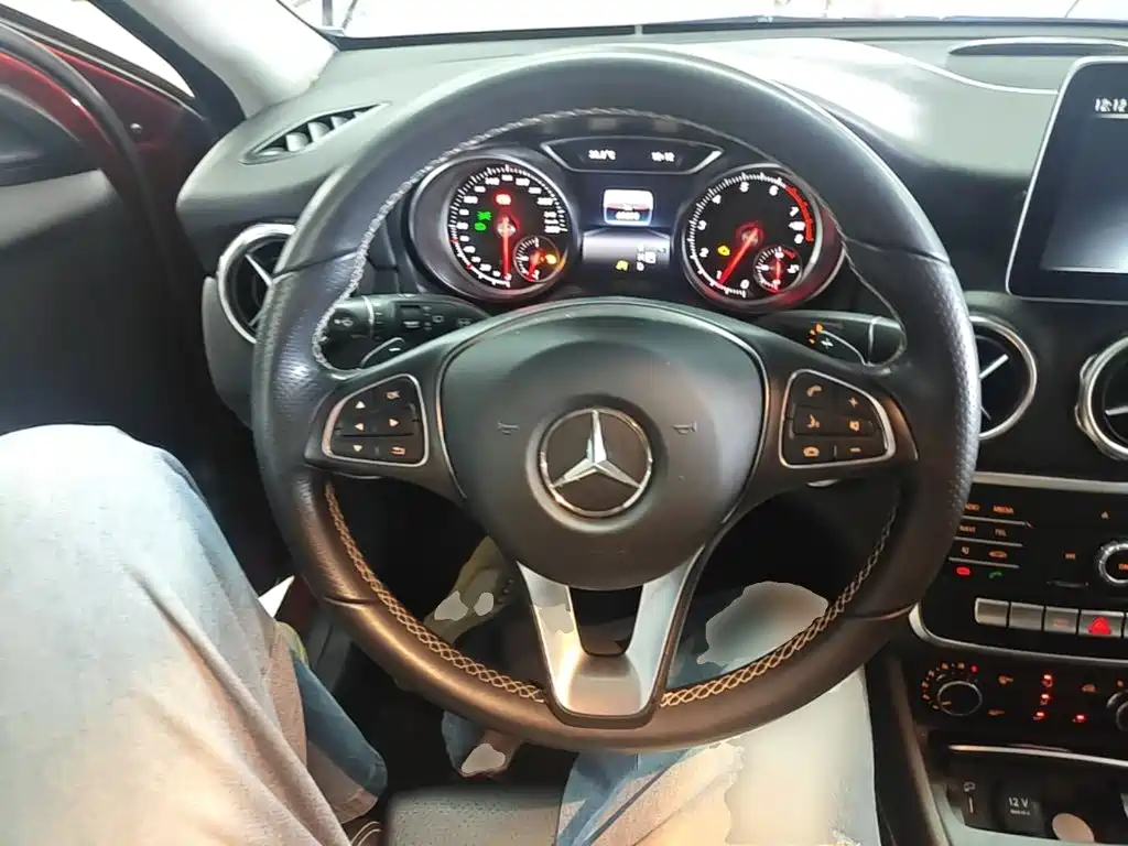 Mercedes-Benz GLA 2017 — фото 11