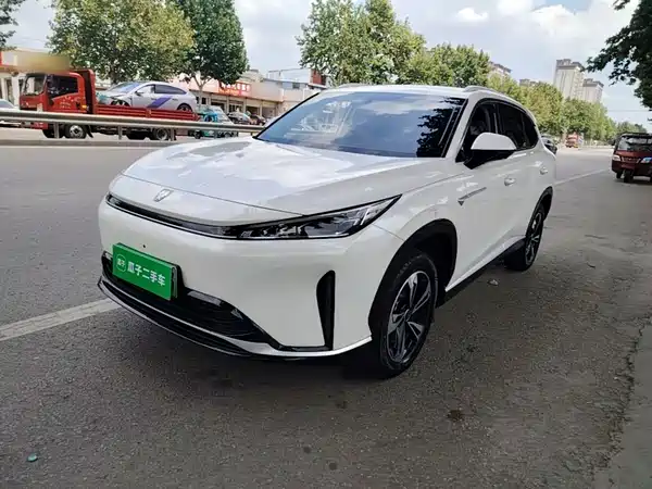 Roewe D5X DMH 2025