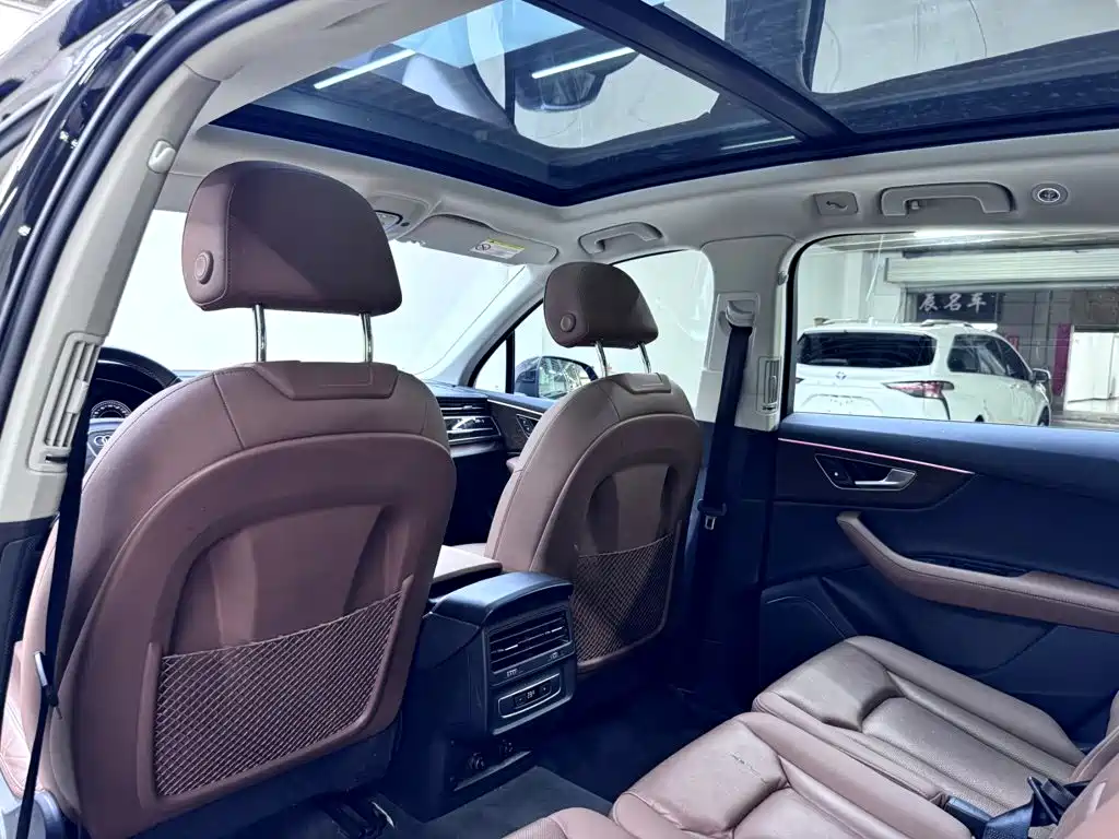 Audi Q7 2025 — фото 16