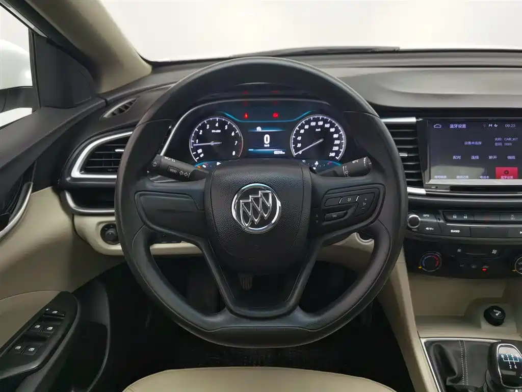 Buick Excelle 2017 — фото 11