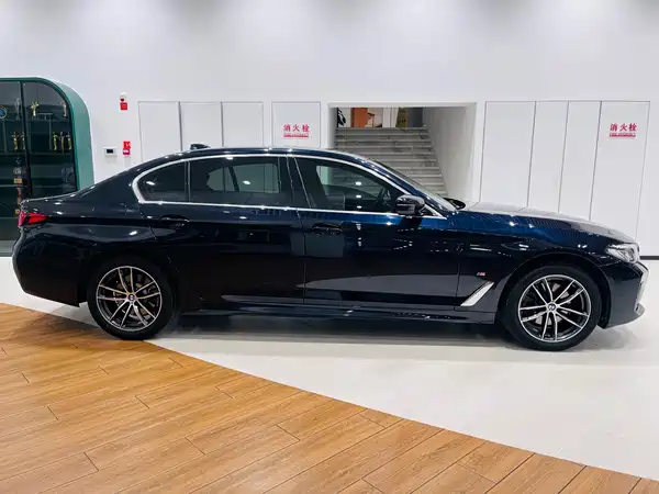 BMW 5 Series 2022