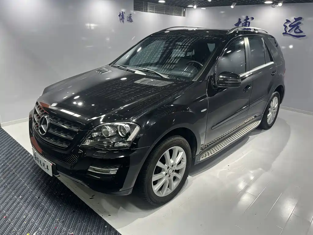 Mercedes-Benz M-Class 2011 — фото 1