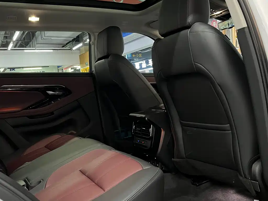 Land Rover Evoque 2023 — фото 13