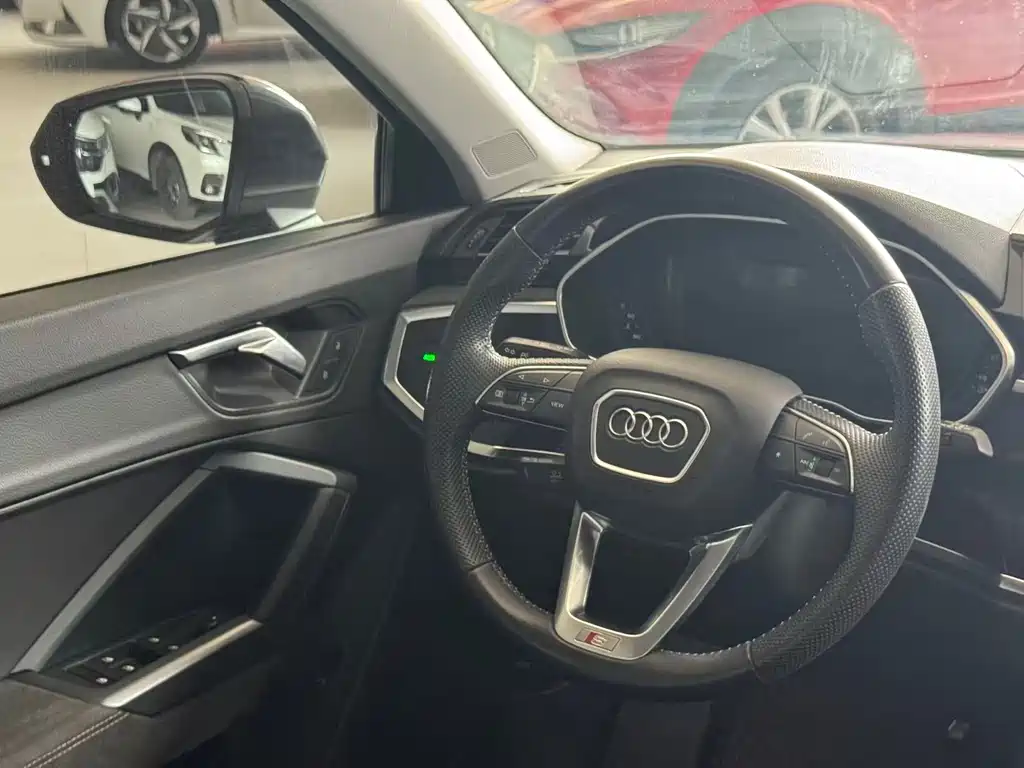 Audi Q3 Sportback 2022 — фото 14