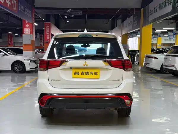 Mitsubishi Outlander 2020